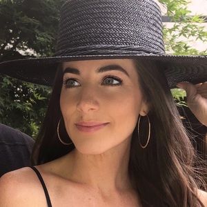 Meet your Posher, Alexandra